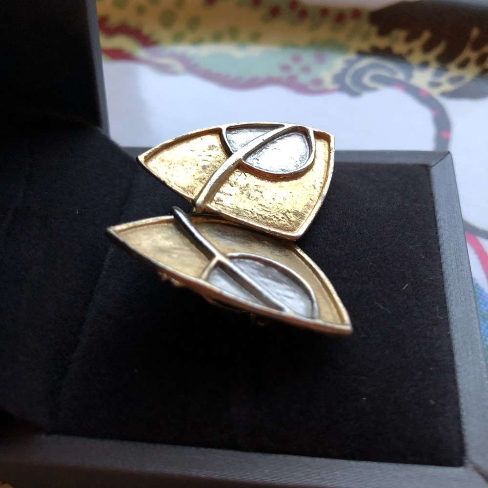 Vintage clip-on earrings.